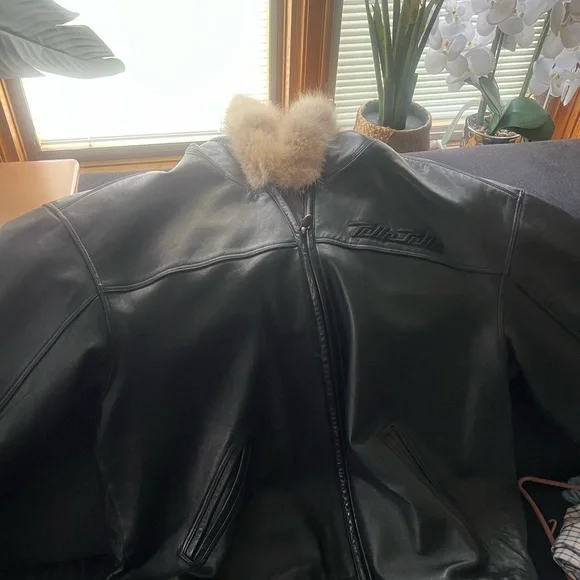 Pelle Pelle Black Leather Jacket with Fur Collar - Picture 2 of 5
